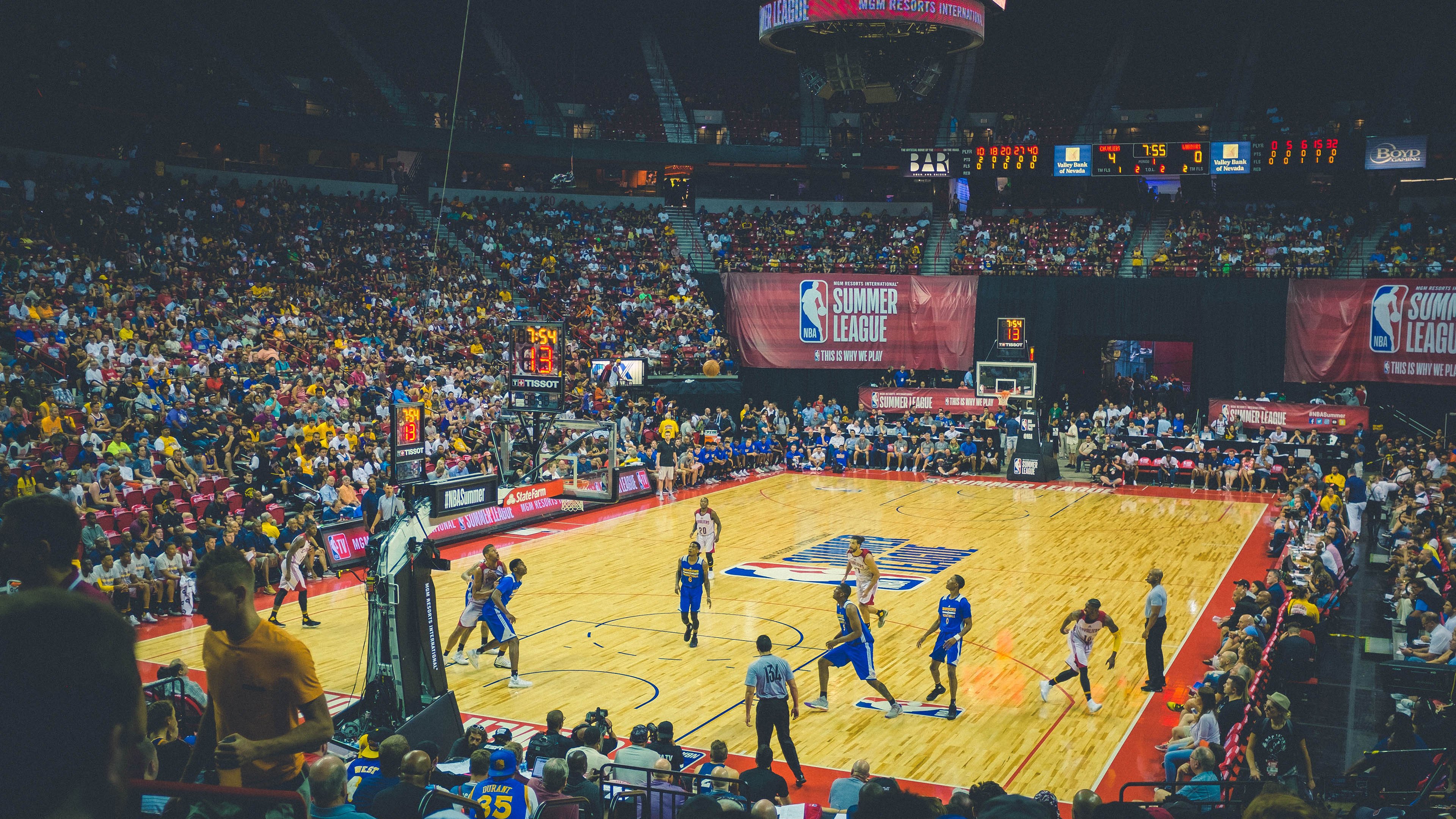 《国际电竞联盟峰会：推动行业标准化与合作》，国际电竞展