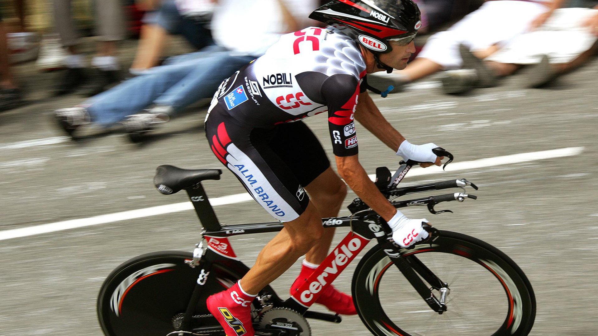 全民健身日系列活动中，篮球成为最受欢迎项目之一，全民健身的活动